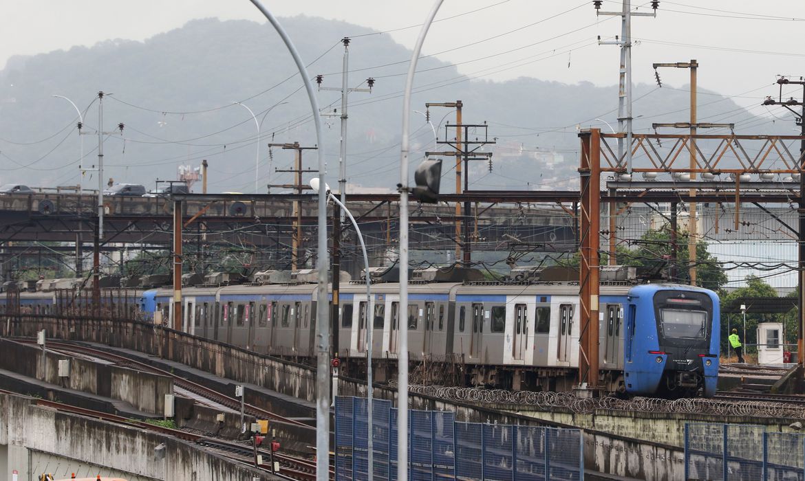 運行が停止しているグラマッショ-サラクルナ線の電車(©Tania Rego/Agencia Brasil)