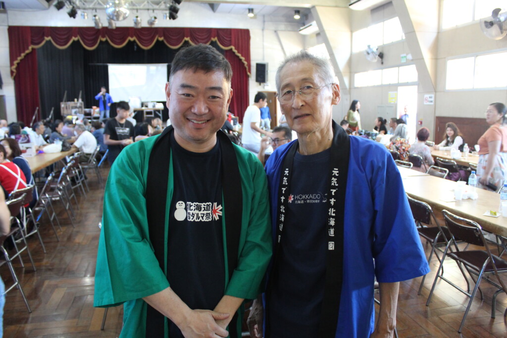 平野新会長と大沼名誉会長（左から）