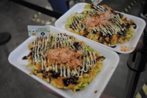 和歌山県人会の関西風お好み焼き