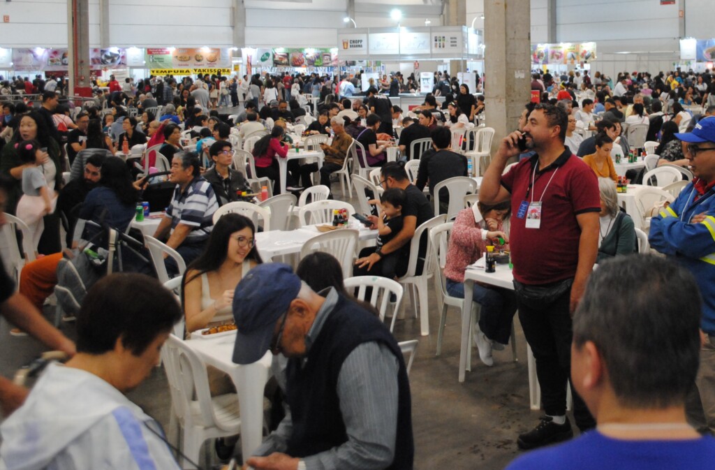 初日から来場客が殺到した郷土食スペース