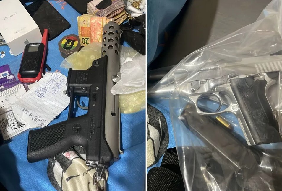 犯罪者達が所持していた火器や現金（Foto: Polícia Federal）