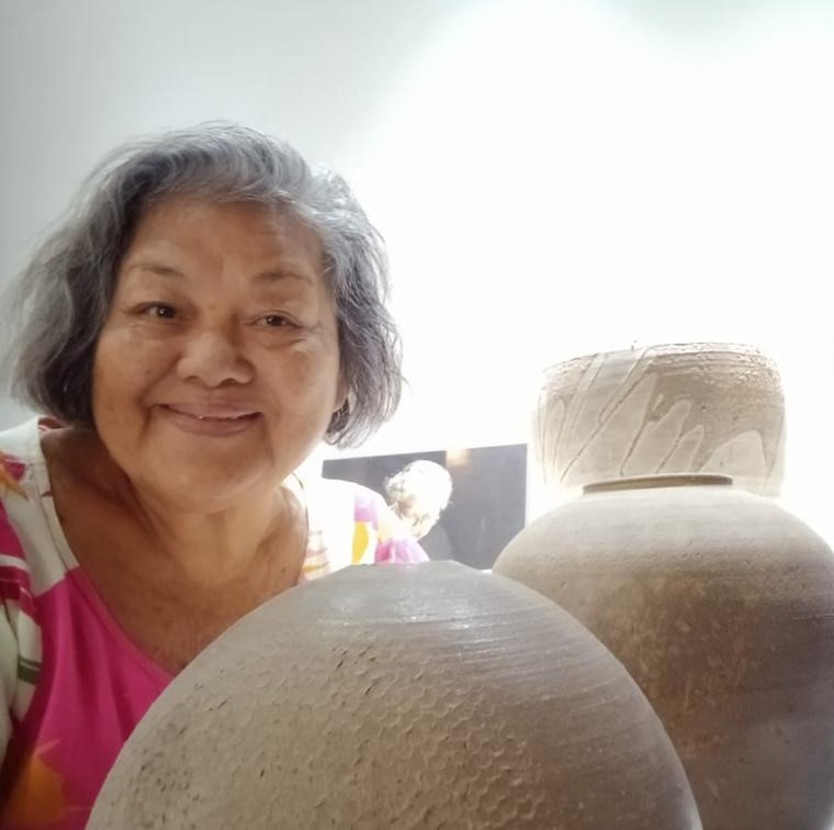 勝重さんと鈴木章子さんの陶芸作品（Juliana Kase）