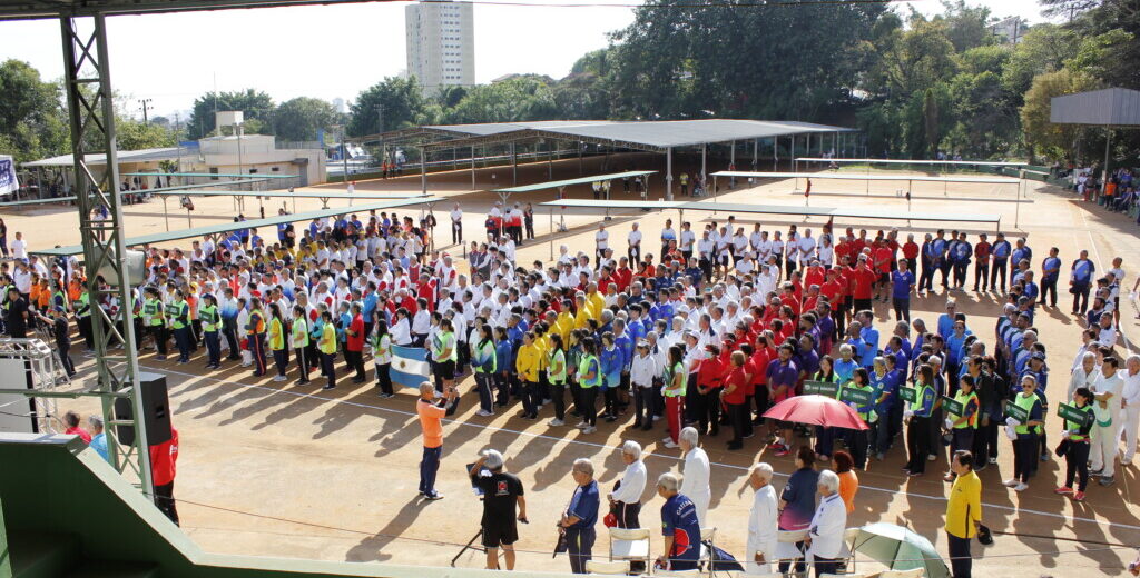 勢ぞろいした５カ国の選手たち