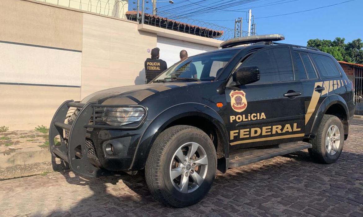 レザ・パトリア作戦遂行中の連邦警察官（©Divulgacao/Policia Federal）