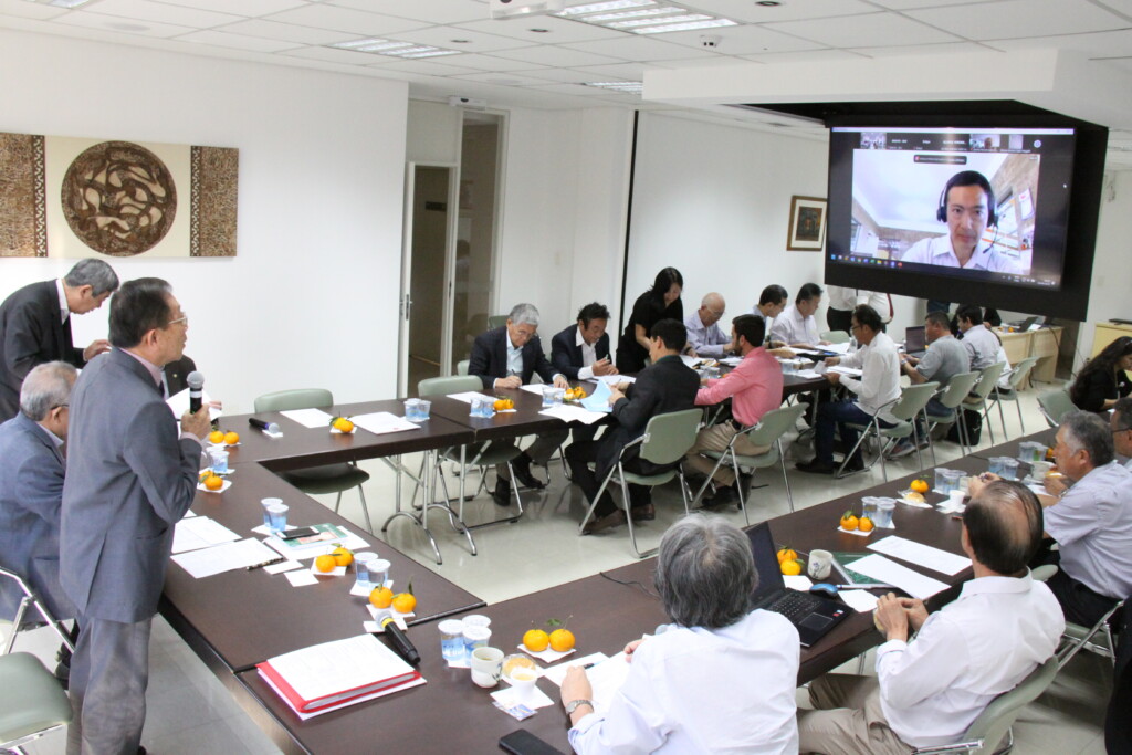 ８月定例役員会の様子