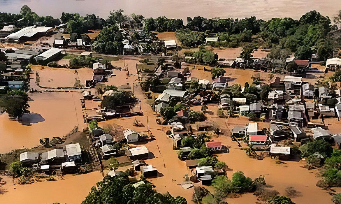 洪水に見舞われた町（©Marinha do Brasil/RS）