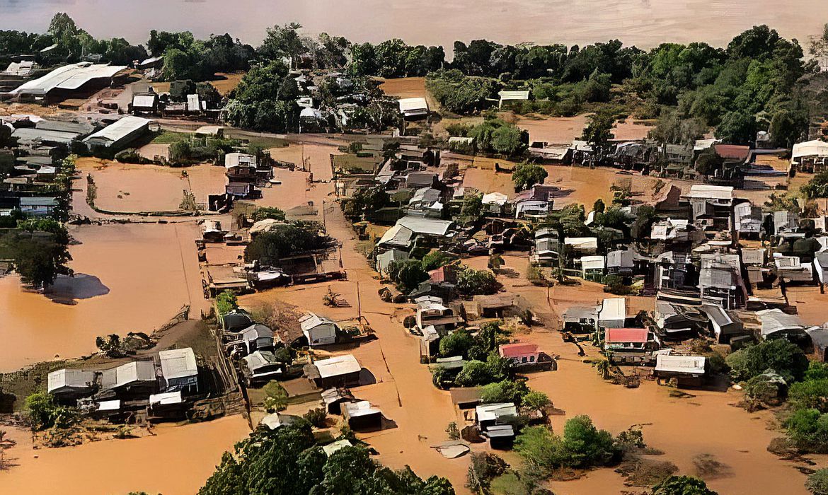 洪水に見舞われた町（©Marinha do Brasil/RS）