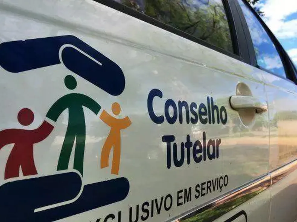カンポ・グランデの児童相談所の車（MP-MS/Divulgação）