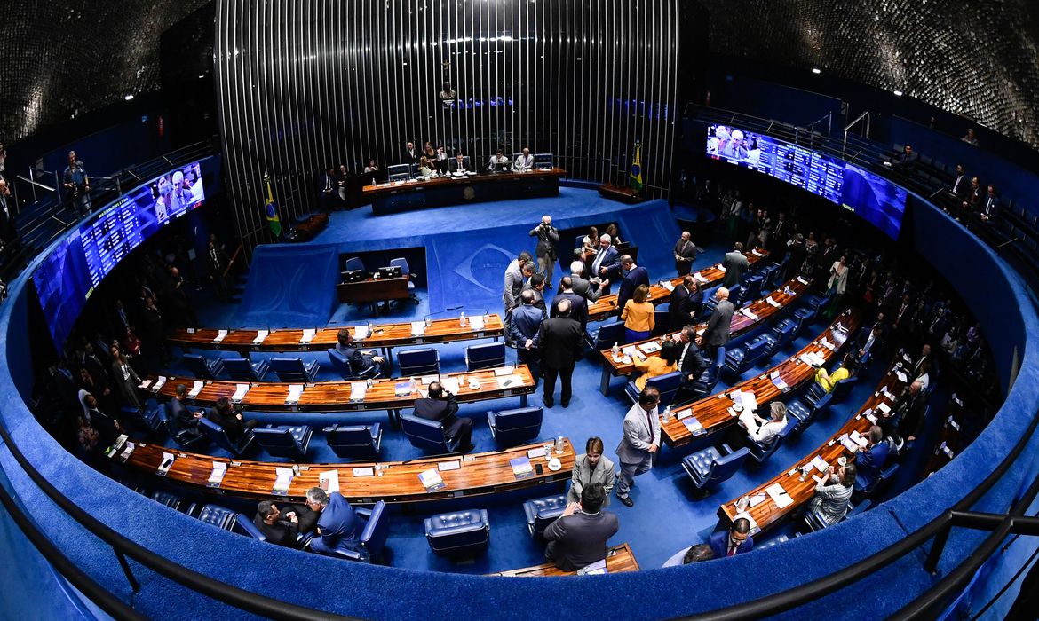 27日の上院本会議場(©Marcos Oliveira/Agencia Senado)