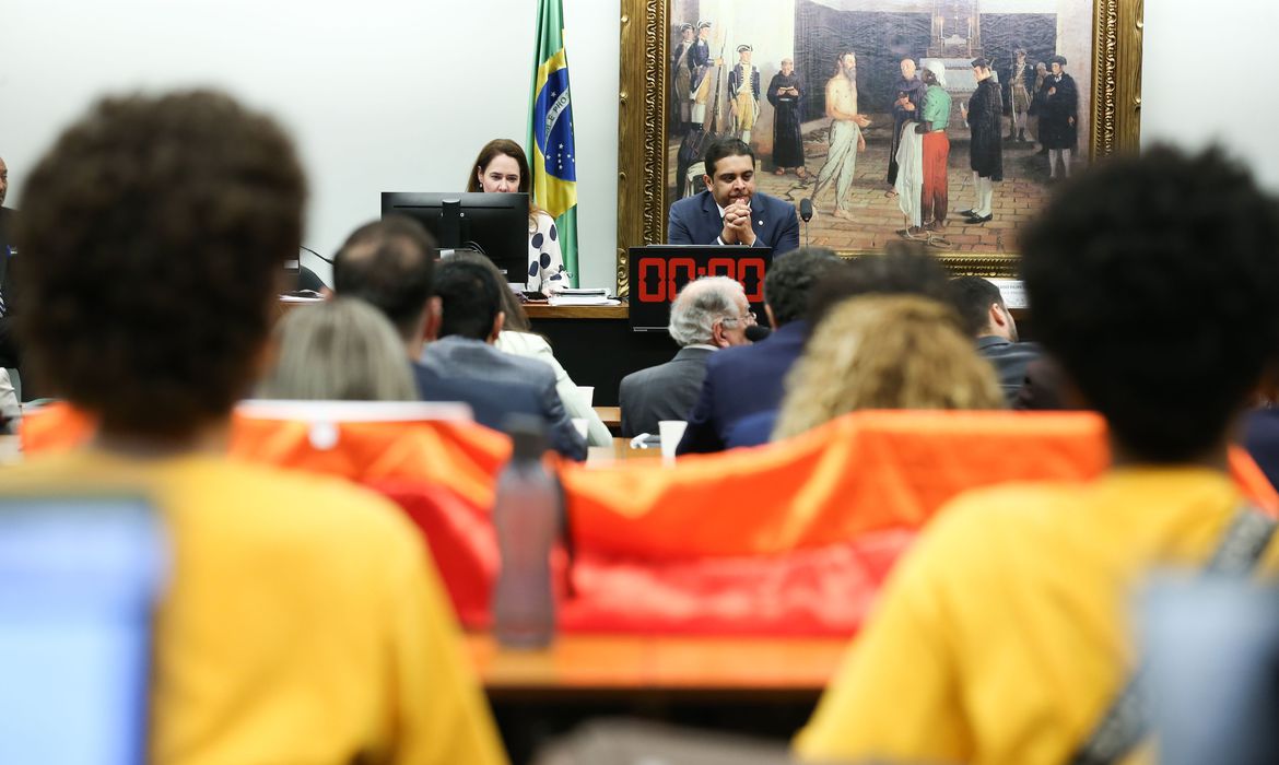１０日の委員会（Lula Marques/Agencia Brasil）