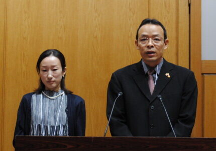 大会宣言を行った平野氏と橘谷氏