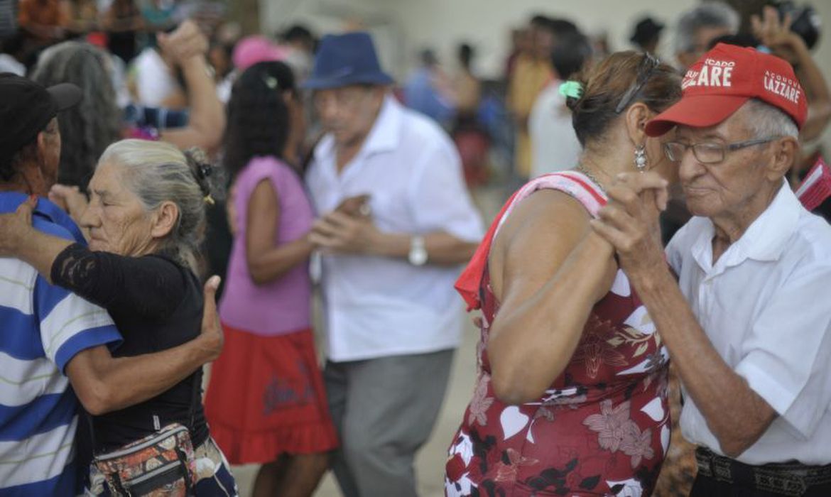高齢者同士の交流イベント（©Marcello Casal Jr/Agencia Brasil）