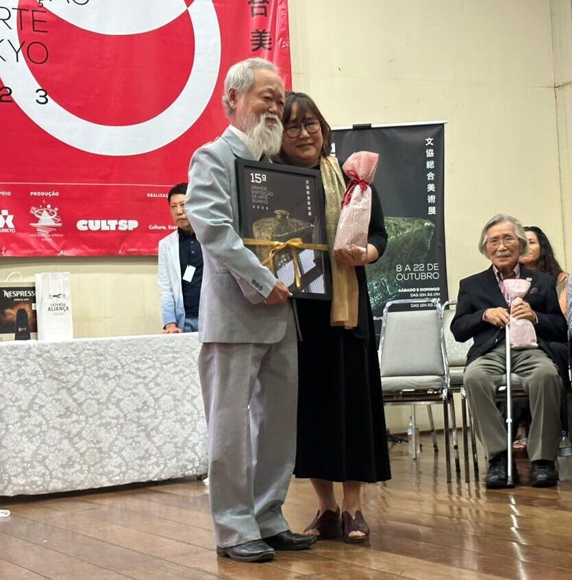 生駒憲二郎さん（左）