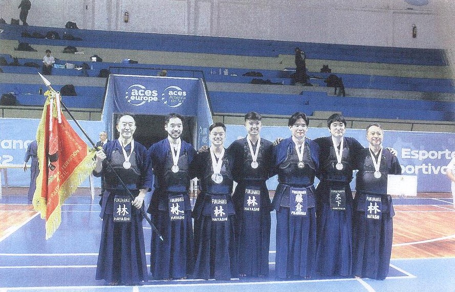 団体戦優勝のアセアス福博の皆さん