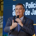 警察関係のイベントでトラピシュ作戦などについて語るジノ法相（８日、©Tomaz Silva/Agencia Brasil）