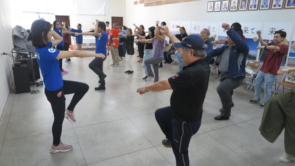 振り付けの練習の様子