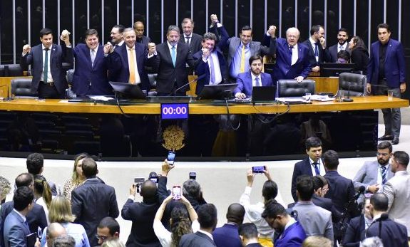 １５日の下院（Zeca Ribeiro/Câmara dos Deputados<br/>Fonte: Agência Câmara de Notícias）