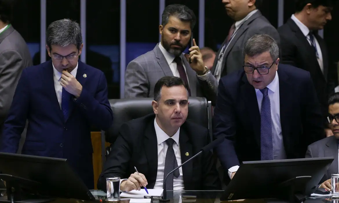 ２２日の合同本会議（©Lua Marques/Agencia Brasil）