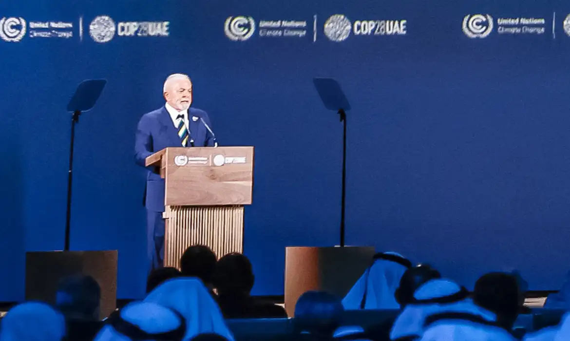 ＣＯＰ２８の開会式で演説するルーラ大統領（© Ricardo Stuckert/PR）