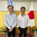 １月９日、在アルゼンチン日本大使館にて山内大使閣下に謁見する永田市議（右、https://twitter.com/sebnagata/status/1744774732547821987）