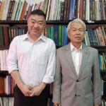 編集部を訪れた平野副会長（左）と中島事務局長