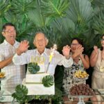 １００歳の誕生日を祝われた森昇さん