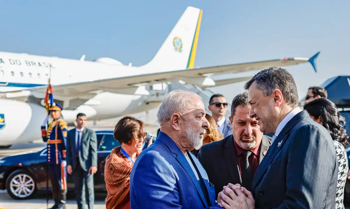 エジプトのアル・シシ大統領に迎えられるルーラ大統領（©Ricardo Stuckert / PR）