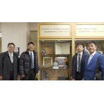 三重県庁を訪れた際の訪問団員たち