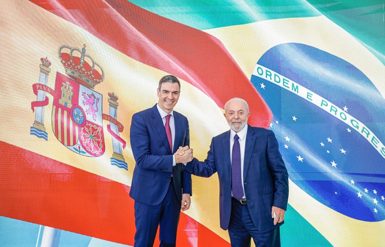 スペインのペドロ・サンチェス首相のブラジル到着セレモニーの様子（Ricardo Stuckert / PR）