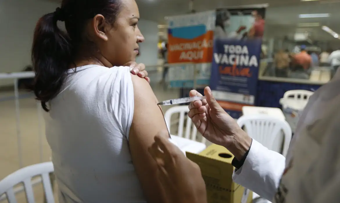 昨年の予防接種キャンペーンの様子（©Paulo Pinto/Agencia Brasil）