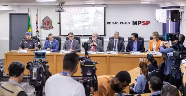 9日の作戦後に州検察局が開いた会見の様子（Divulgação/SSP）