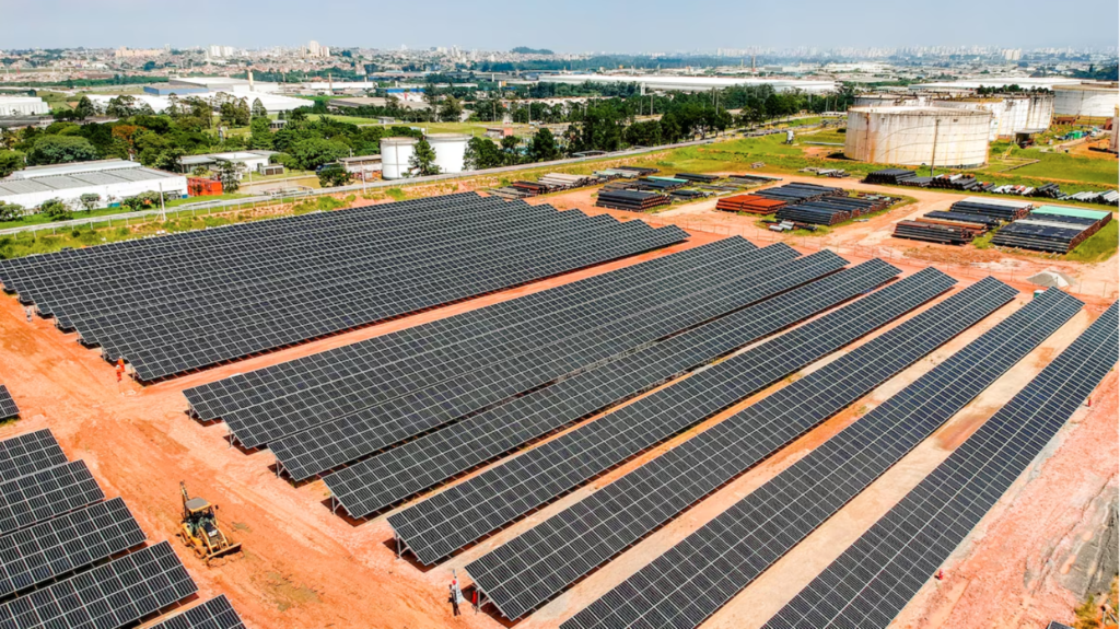 サンパウロ州グアルーリョス市に完成した太陽光発電所（Transpetro/Divulgação）