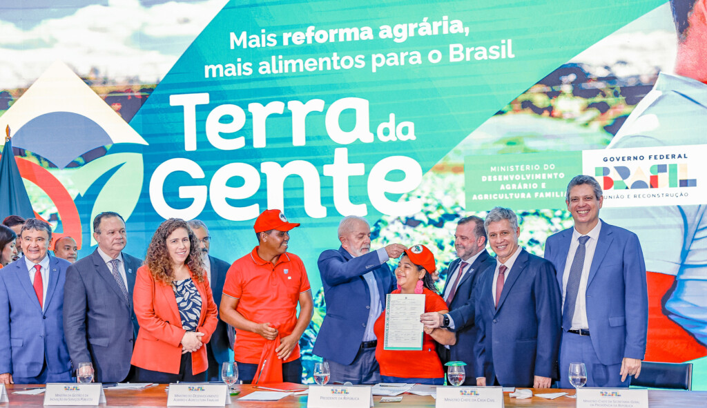 農地改革プログラム「テラ・ダ・ジェンチ」の発表に臨むルイス・イナシオ・ルーラ・ダ・シルヴァ大統領（Foto: Ricardo Stuckert / PR）