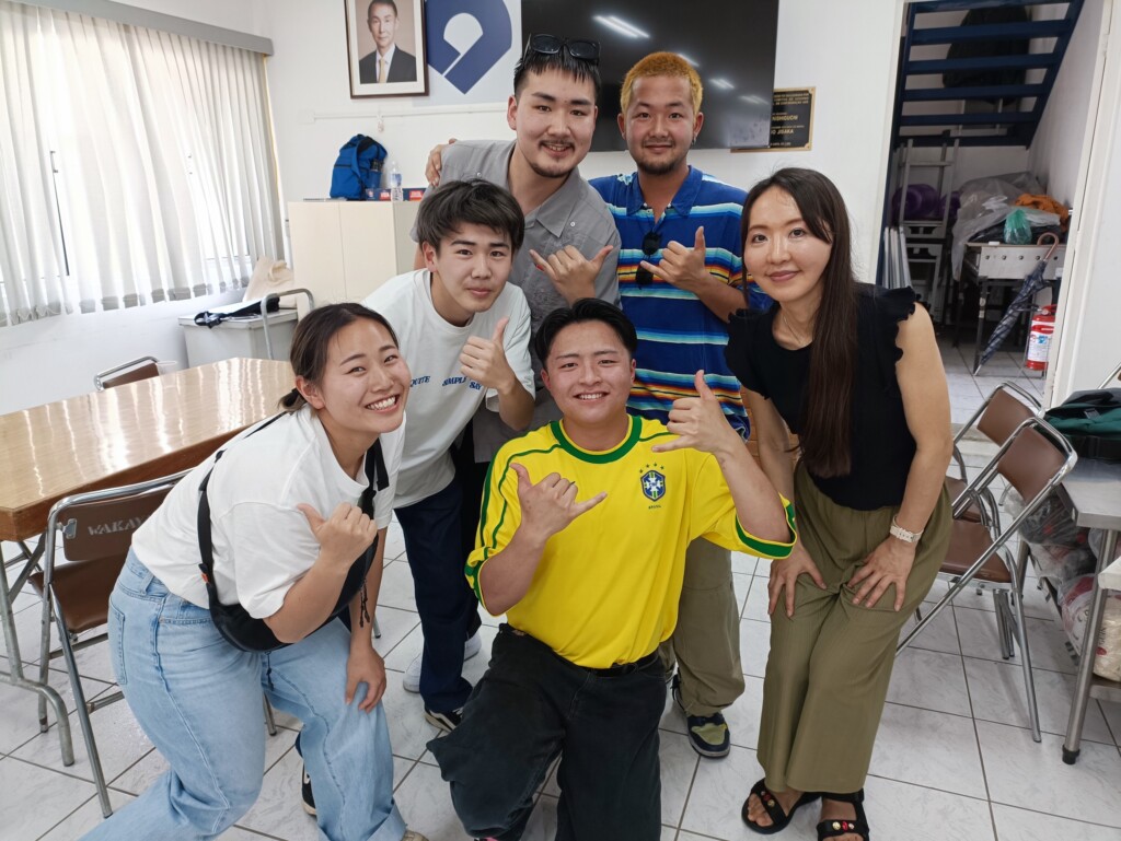 研修生の平瀬さん、馬越さん、渋谷さん、谷口さん、辻さん、高橋さん（左上から）