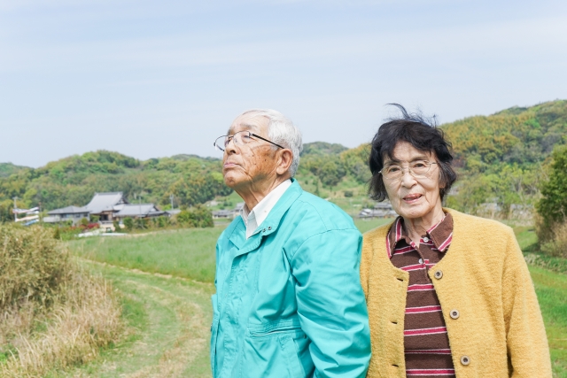 高齢者の夫婦（参考写真）