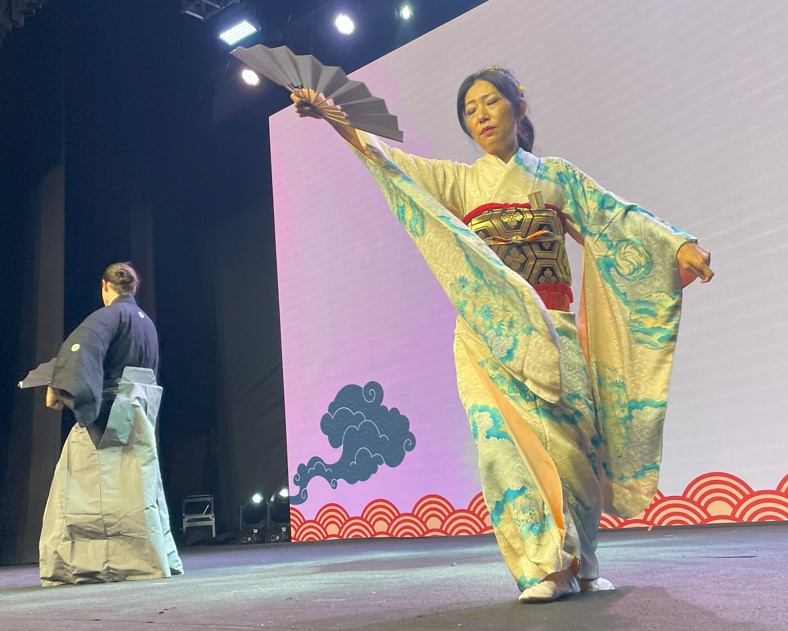 開会式後に行われた藤間流日本舞踊学校による華麗な舞踊