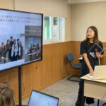研修報告を日本語で行う井伊さん