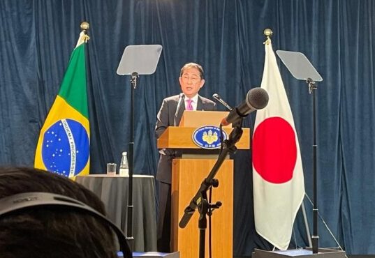 内外記者会見を行う岸田首相