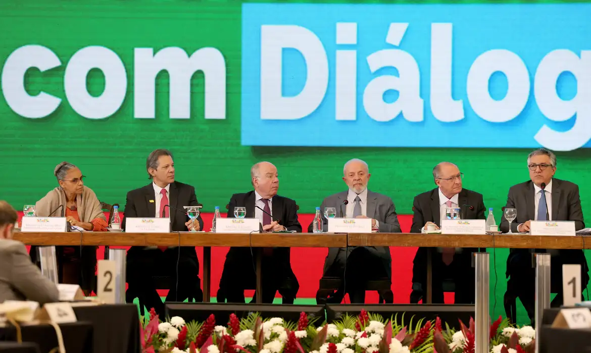 27日の持続可能な経済社会開発審議会の様子（©Antonio Cruz/Agencia Brasil）