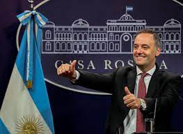 アドルニ氏(facebook)