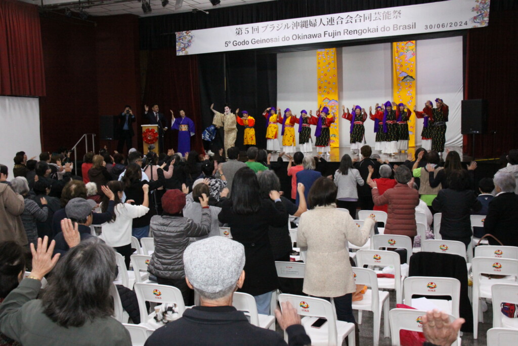 会場も一緒に踊った『安里屋ユンタ』