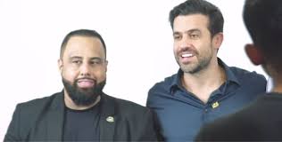 マルサル氏（右）とエスコバル氏（Reproducao）