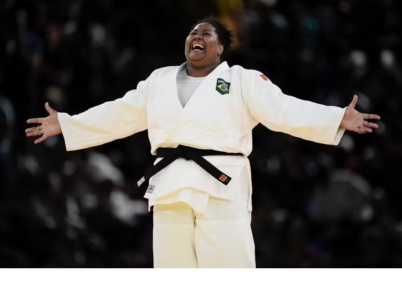 決勝を終え、満面の笑みで会衆に応えるベアトリス（Alexandre Loureiro/COB）