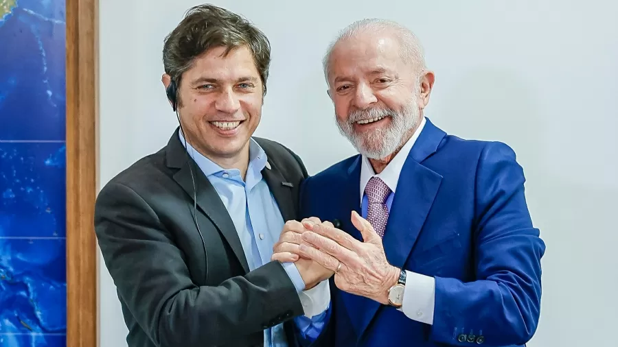大統領府でアクセル・キシロフ・ブエノスアイレス州知事を迎えるルーラ大統領（Foto: Ricardo Stuckert / PR）