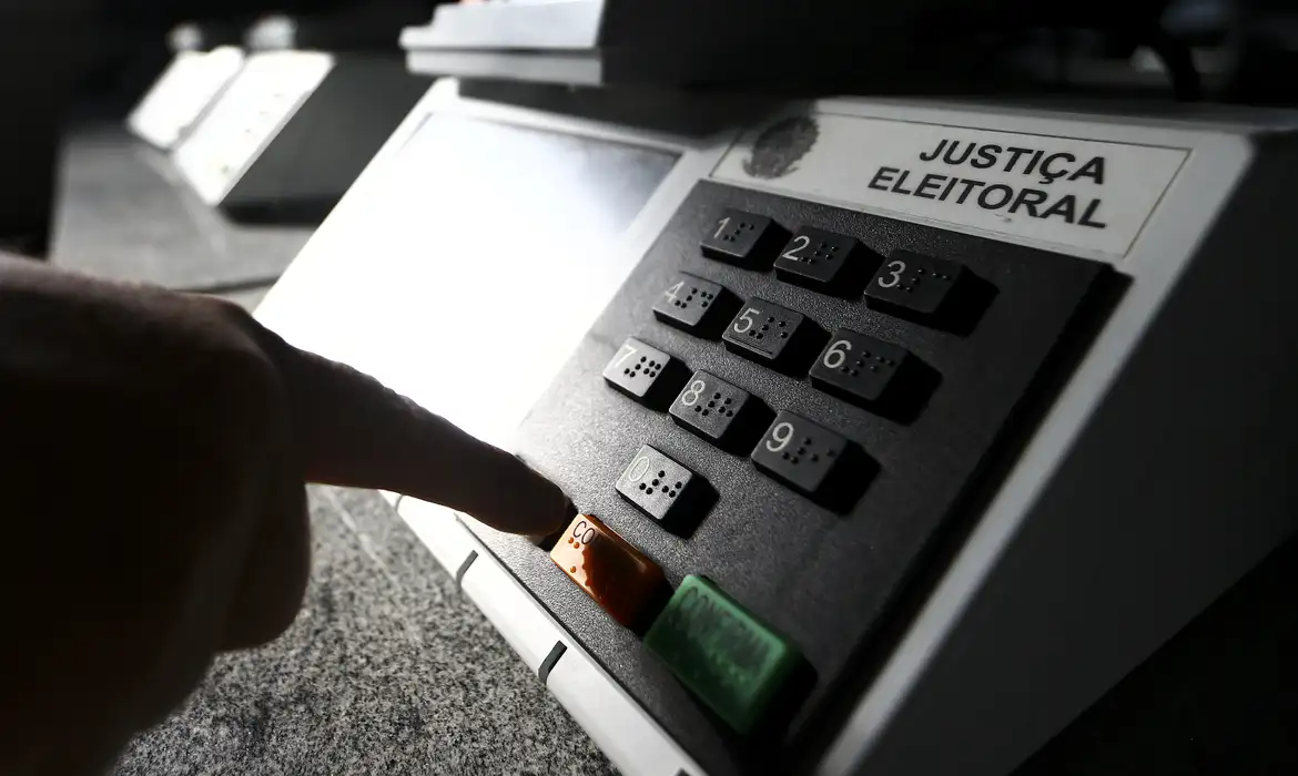 電子投票器（© Marcelo Camargo/Agência Brasil）