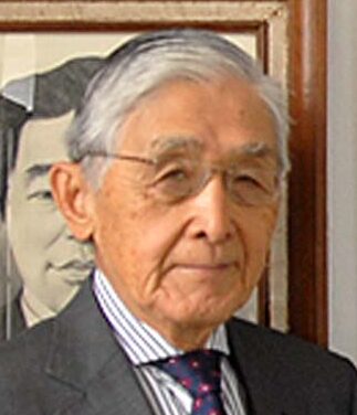 山添源二氏