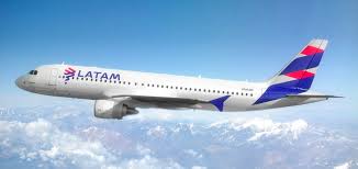 ラタン航空の飛行機（reproducao）