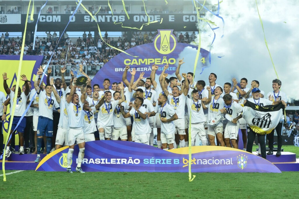 優勝を祝うサントス（Staff Images/CBF）