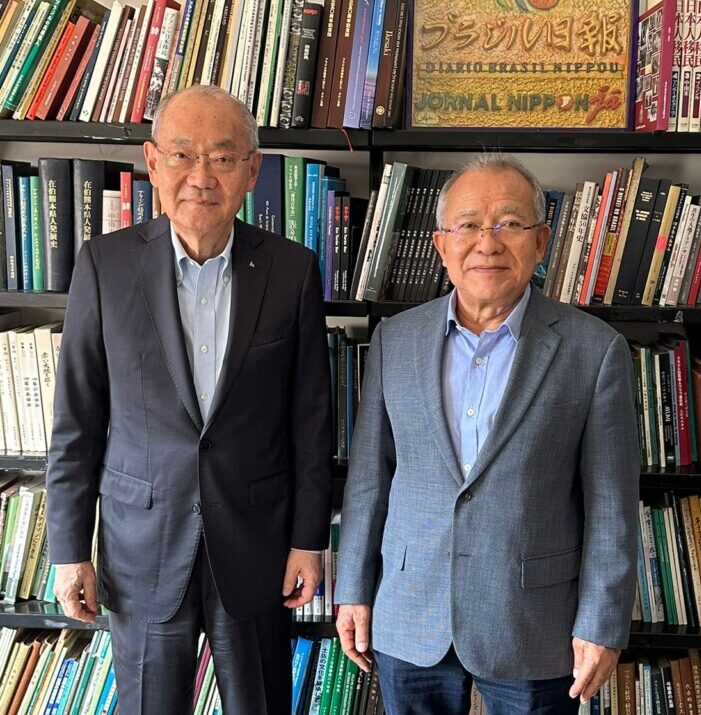 左から平井会長、島袋評議員会長
