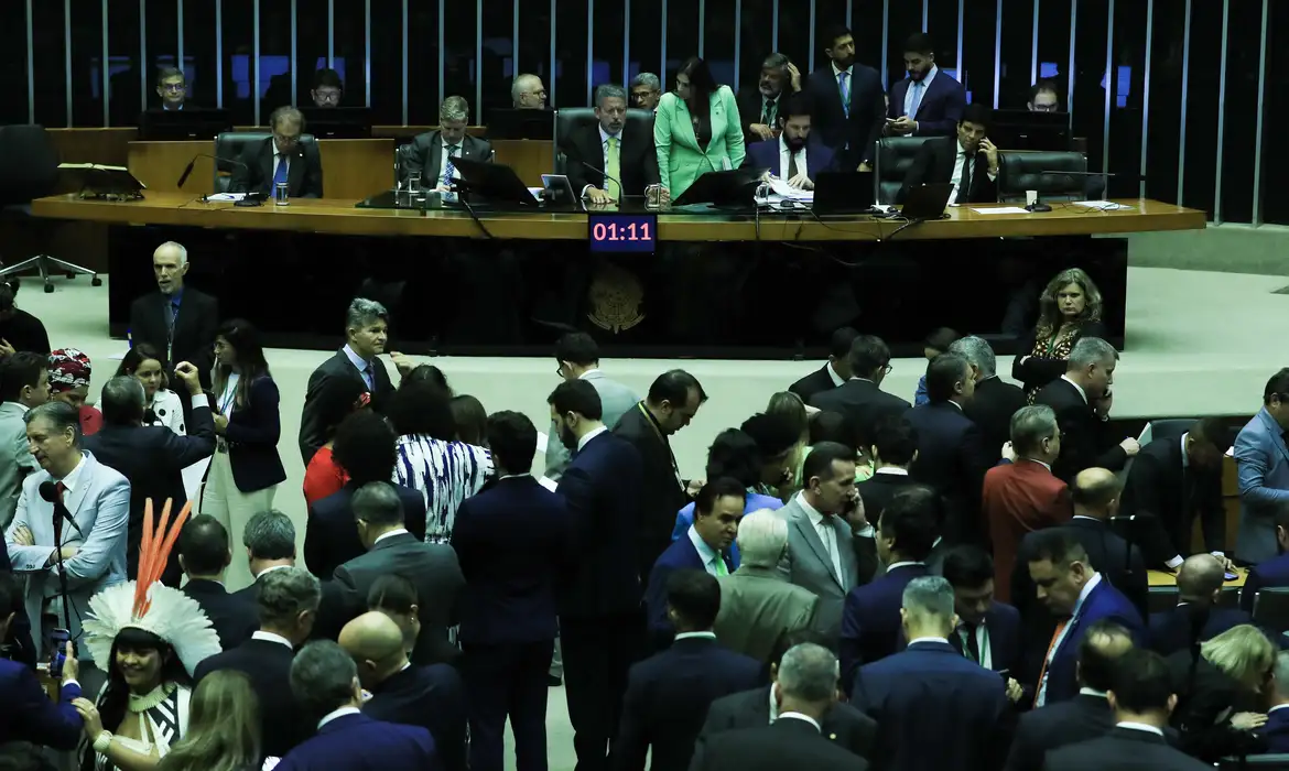18日の下院の様子（© Lula Marques/ Agência Brasil）